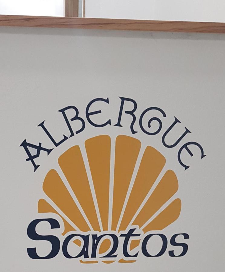 Albergue Santos ซานติอาโก เด กอมโปสเตลา ภายนอก รูปภาพ